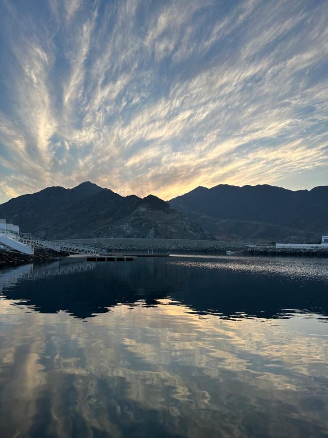 Al Dana Sea View Villa ฟูไจราห์ ภายนอก รูปภาพ