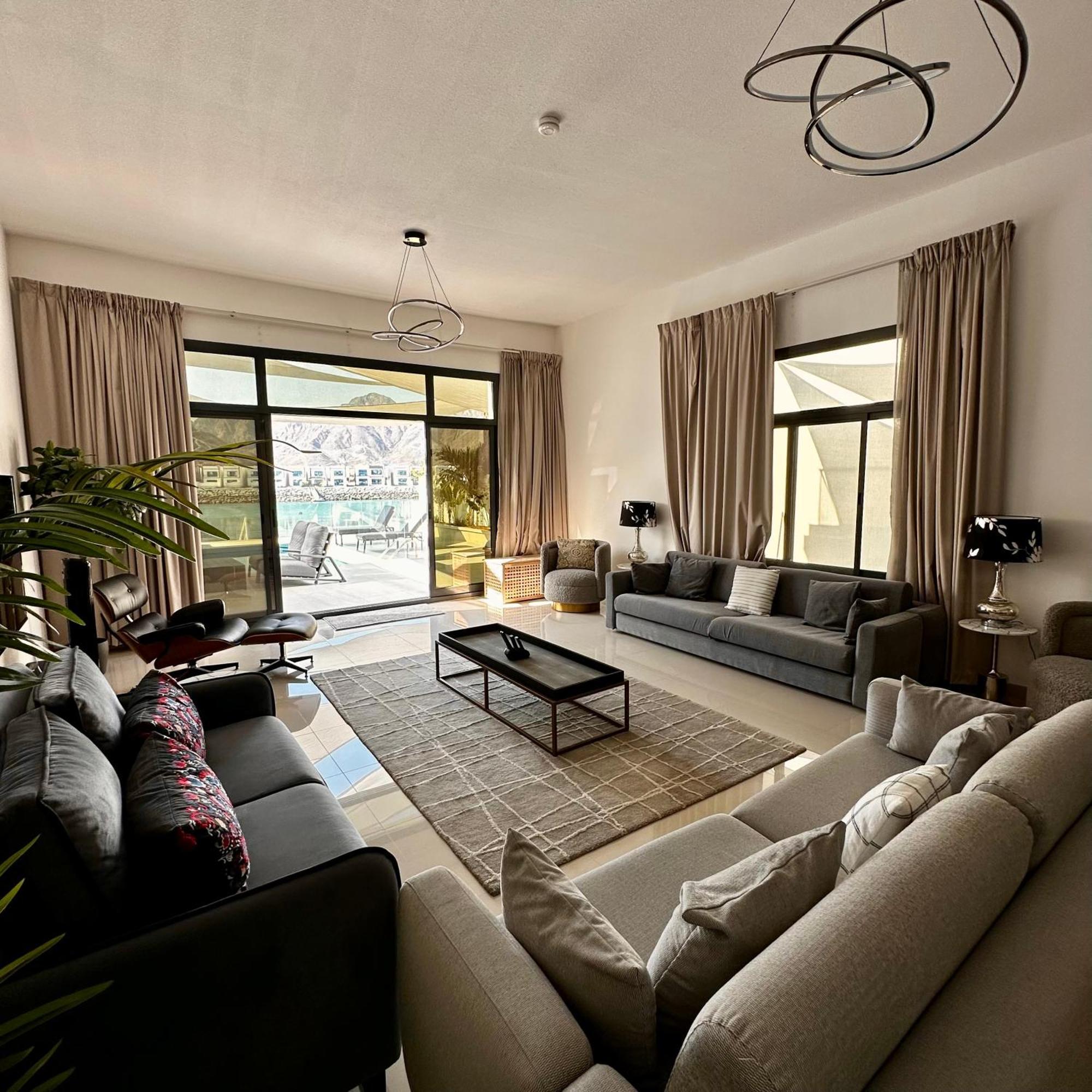 Al Dana Sea View Villa ฟูไจราห์ ภายนอก รูปภาพ
