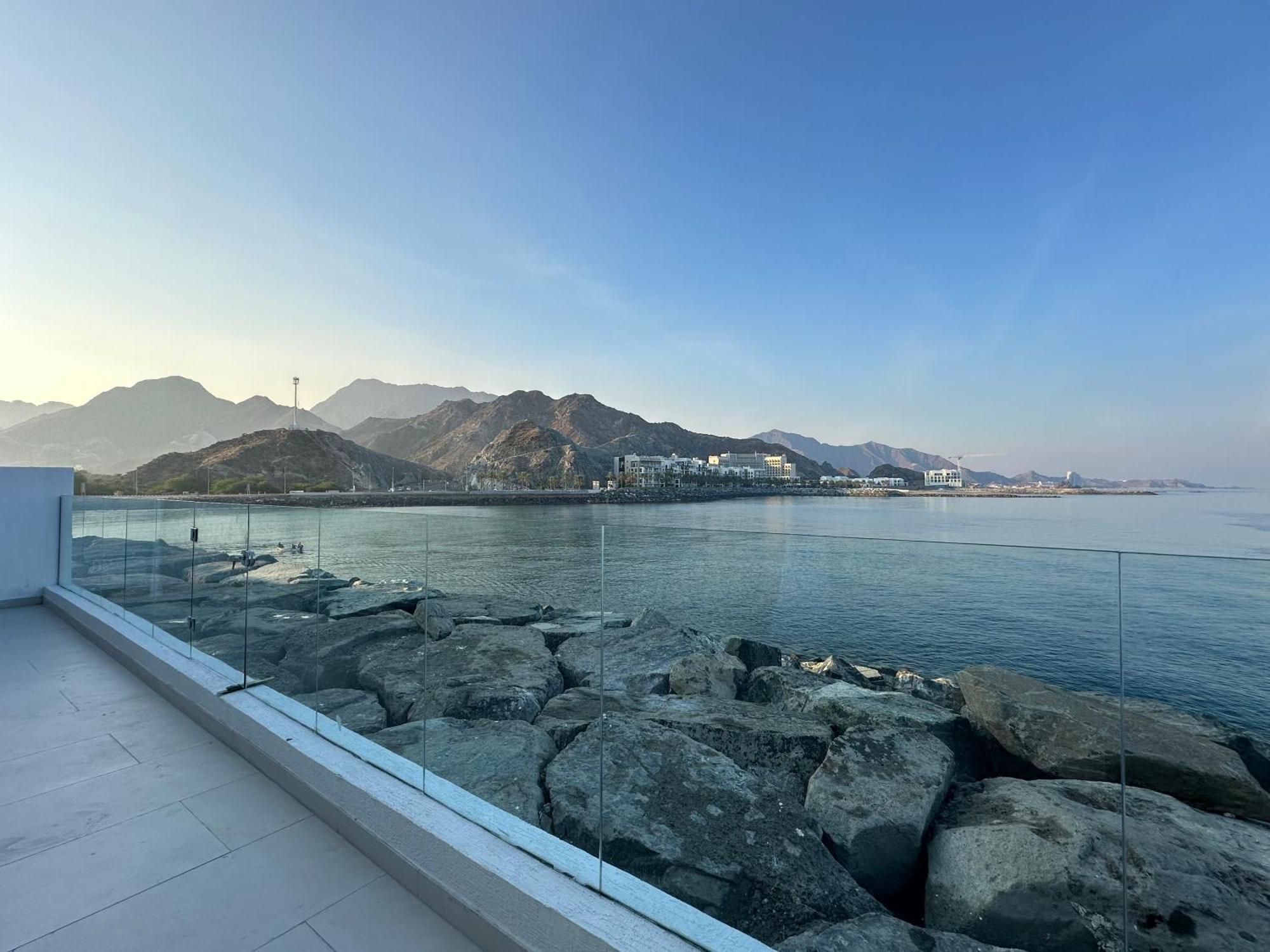 Al Dana Sea View Villa ฟูไจราห์ ภายนอก รูปภาพ